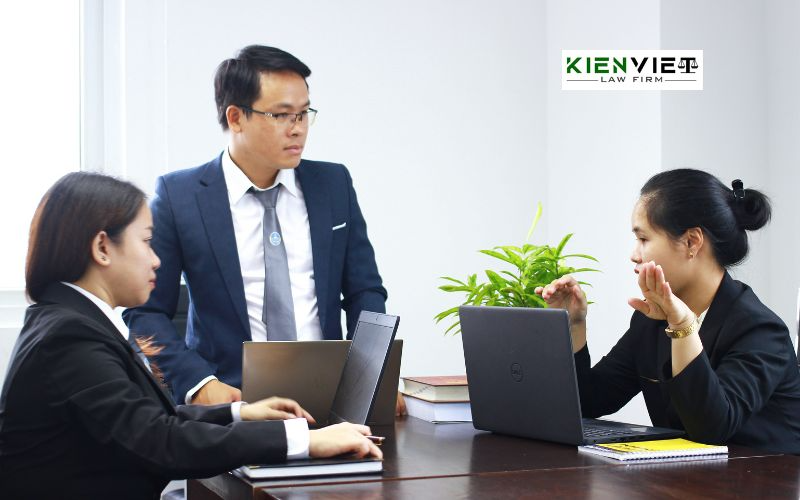 Luật sư tư vấn, bào chữa vụ án hình sự